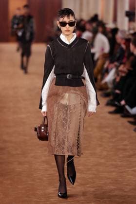 PFW - Acne Studios Runway A model walks the runway during the Acne Studios Womenswear Spring Summer 2026 show as part of Paris Fashion Week on October 01, 2025 in Paris, France. Photo by Alain-Gil Gonzalez ABACAPRESS.COM Paris France  Copyright: xGonzalezxAlain-Gil ABACAx