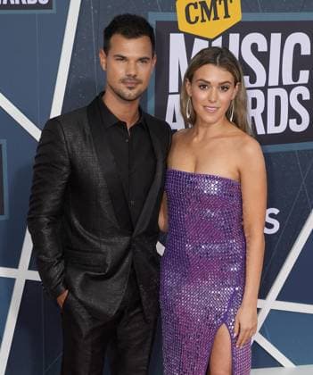 CMT Music Awards 2022: RED CARPET April 11, 2022, Nashville, TN, USA: Taylor Lautner, Taylor Dome attend the 2022 CMT Music Awards at Nashville Municipal Auditorium on April 11, 2022 in Nashville, Tennessee. Copyright: xImagespacex