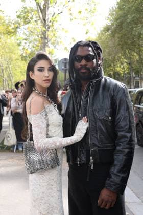 Milla Lapidus, Damso aux arrivées du défilé Rabanne Collection Femme Prêt à Porter Printemps Eté 2026 lors de la Fashion Week de Paris PFW , à lUNESCO, à Paris, France, le 2 octobre 2025 Denis Guignebourg Bestimage Arrivals Rabanne fashion show as part of Spring Summer 2026 Paris Fashion Week on October 02, 2025 in Paris, France Paris France  Copyright: xDenisxGuignebourgx xBestimagexDenisxGuignebourgx xBestimagex