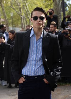 Guest aux arrivées du défilé Rabanne Collection Femme Prêt à Porter Printemps Eté 2026 lors de la Fashion Week de Paris PFW , à lUNESCO, à Paris, France, le 2 octobre 2025 Denis Guignebourg Bestimage Arrivals Rabanne fashion show as part of Spring Summer 2026 Paris Fashion Week on October 02, 2025 in Paris, France Paris France  Copyright: xDenisxGuignebourgx xBestimagexDenisxGuignebourgx xBestimagex