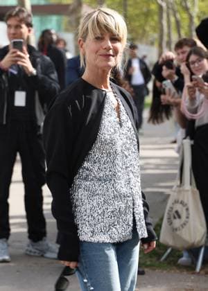 Marina Foïs aux arrivals du défilé Rabanne Collection Femme Prêt à Porter Printemps Eté 2026 lors de la Fashion Week de Paris PFW , à lUNESCO, à Paris, France, le 2 octobre 2025 Denis Guignebourg Bestimage Arrivals Rabanne fashion show as part of Spring Summer 2026 Paris Fashion Week on October 02, 2025 in Paris, France Paris France  Copyright: xDenisxGuignebourgx xBestimagexDenisxGuignebourgx xBestimagex