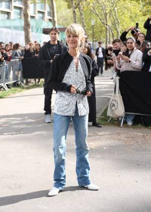 Marina Foïs aux arrivals du défilé Rabanne Collection Femme Prêt à Porter Printemps Eté 2026 lors de la Fashion Week de Paris PFW , à lUNESCO, à Paris, France, le 2 octobre 2025 Denis Guignebourg Bestimage Arrivals Rabanne fashion show as part of Spring Summer 2026 Paris Fashion Week on October 02, 2025 in Paris, France Paris France  Copyright: xDenisxGuignebourgx xBestimagexDenisxGuignebourgx xBestimagex