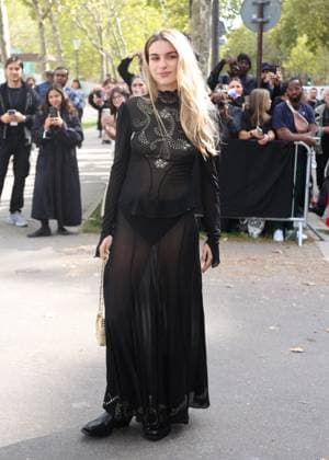 Adèle Castillon aux arrivées du défilé Rabanne Collection Femme Prêt à Porter Printemps Eté 2026 lors de la Fashion Week de Paris PFW , à lUNESCO, à Paris, France, le 2 octobre 2025 Denis Guignebourg Bestimage Arrivals Rabanne fashion show as part of Spring Summer 2026 Paris Fashion Week on October 02, 2025 in Paris, France Paris France  Copyright: xDenisxGuignebourgx xBestimagexDenisxGuignebourgx xBestimagex