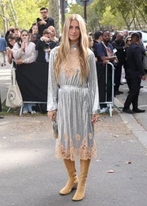 Guest aux arrivées du défilé Rabanne Collection Femme Prêt à Porter Printemps Eté 2026 lors de la Fashion Week de Paris PFW , à lUNESCO, à Paris, France, le 2 octobre 2025 Denis Guignebourg Bestimage Arrivals Rabanne fashion show as part of Spring Summer 2026 Paris Fashion Week on October 02, 2025 in Paris, France Paris France  Copyright: xDenisxGuignebourgx xBestimagexDenisxGuignebourgx xBestimagex