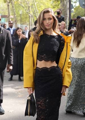 Guest aux arrivées du défilé Rabanne Collection Femme Prêt à Porter Printemps Eté 2026 lors de la Fashion Week de Paris PFW , à lUNESCO, à Paris, France, le 2 octobre 2025 Denis Guignebourg Bestimage Arrivals Rabanne fashion show as part of Spring Summer 2026 Paris Fashion Week on October 02, 2025 in Paris, France Paris France  Copyright: xDenisxGuignebourgx xBestimagexDenisxGuignebourgx xBestimagex