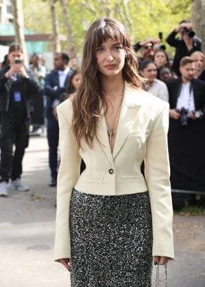 Ari Fournier aux arrivals du défilé Rabanne Collection Femme Prêt à Porter Printemps Eté 2026 lors de la Fashion Week de Paris PFW , à lUNESCO, à Paris, France, le 2 octobre 2025 Denis Guignebourg Bestimage Arrivals Rabanne fashion show as part of Spring Summer 2026 Paris Fashion Week on October 02, 2025 in Paris, France Paris France  Copyright: xDenisxGuignebourgx xBestimagexDenisxGuignebourgx xBestimagex