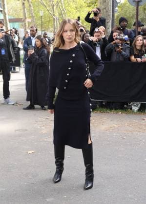 Diane Rouxel aux arrivals du défilé Rabanne Collection Femme Prêt à Porter Printemps Eté 2026 lors de la Fashion Week de Paris PFW , à lUNESCO, à Paris, France, le 2 octobre 2025 Denis Guignebourg Bestimage Arrivals Rabanne fashion show as part of Spring Summer 2026 Paris Fashion Week on October 02, 2025 in Paris, France Paris France  Copyright: xDenisxGuignebourgx xBestimagexDenisxGuignebourgx xBestimagex