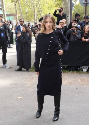 Diane Rouxel aux arrivals du défilé Rabanne Collection Femme Prêt à Porter Printemps Eté 2026 lors de la Fashion Week de Paris PFW , à lUNESCO, à Paris, France, le 2 octobre 2025 Denis Guignebourg Bestimage Arrivals Rabanne fashion show as part of Spring Summer 2026 Paris Fashion Week on October 02, 2025 in Paris, France Paris France  Copyright: xDenisxGuignebourgx xBestimagexDenisxGuignebourgx xBestimagex