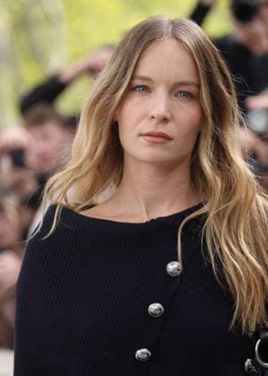Diane Rouxel aux arrivals du défilé Rabanne Collection Femme Prêt à Porter Printemps Eté 2026 lors de la Fashion Week de Paris PFW , à lUNESCO, à Paris, France, le 2 octobre 2025 Denis Guignebourg Bestimage Arrivals Rabanne fashion show as part of Spring Summer 2026 Paris Fashion Week on October 02, 2025 in Paris, France Paris France  Copyright: xDenisxGuignebourgx xBestimagexDenisxGuignebourgx xBestimagex
