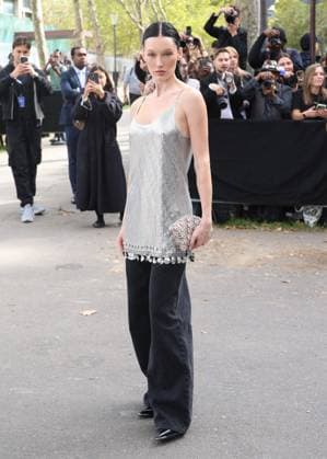 Meredith Duxbury aux arrivals du défilé Rabanne Collection Femme Prêt à Porter Printemps Eté 2026 lors de la Fashion Week de Paris PFW , à lUNESCO, à Paris, France, le 2 octobre 2025 Denis Guignebourg Bestimage Arrivals Rabanne fashion show as part of Spring Summer 2026 Paris Fashion Week on October 02, 2025 in Paris, France Paris France  Copyright: xDenisxGuignebourgx xBestimagexDenisxGuignebourgx xBestimagex