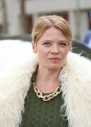 Mélanie Thierry aux arrivals du défilé Rabanne Collection Femme Prêt à Porter Printemps Eté 2026 lors de la Fashion Week de Paris PFW , à lUNESCO, à Paris, France, le 2 octobre 2025 Denis Guignebourg Bestimage Arrivals Rabanne fashion show as part of Spring Summer 2026 Paris Fashion Week on October 02, 2025 in Paris, France Paris France  Copyright: xDenisxGuignebourgx xBestimagexDenisxGuignebourgx xBestimagex