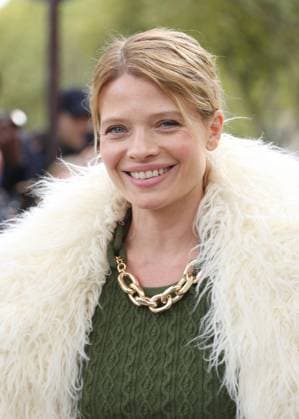 Mélanie Thierry aux arrivals du défilé Rabanne Collection Femme Prêt à Porter Printemps Eté 2026 lors de la Fashion Week de Paris PFW , à lUNESCO, à Paris, France, le 2 octobre 2025 Denis Guignebourg Bestimage Arrivals Rabanne fashion show as part of Spring Summer 2026 Paris Fashion Week on October 02, 2025 in Paris, France Paris France  Copyright: xDenisxGuignebourgx xBestimagexDenisxGuignebourgx xBestimagex