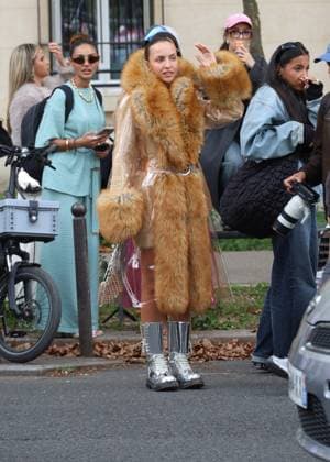 Carla Ginola aux arrivées du défilé Rabanne Collection Femme Prêt à Porter Printemps Eté 2026 lors de la Fashion Week de Paris PFW , à lUNESCO, à Paris, France, le 2 octobre 2025 Denis Guignebourg Bestimage Arrivals Rabanne fashion show as part of Spring Summer 2026 Paris Fashion Week on October 02, 2025 in Paris, France Paris France  Copyright: xDenisxGuignebourgx xBestimagexDenisxGuignebourgx xBestimagex