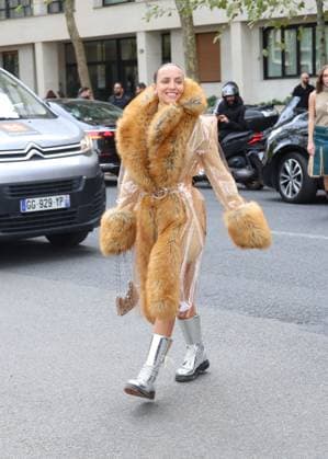 Carla Ginola aux arrivées du défilé Rabanne Collection Femme Prêt à Porter Printemps Eté 2026 lors de la Fashion Week de Paris PFW , à lUNESCO, à Paris, France, le 2 octobre 2025 Denis Guignebourg Bestimage Arrivals Rabanne fashion show as part of Spring Summer 2026 Paris Fashion Week on October 02, 2025 in Paris, France Paris France  Copyright: xDenisxGuignebourgx xBestimagexDenisxGuignebourgx xBestimagex