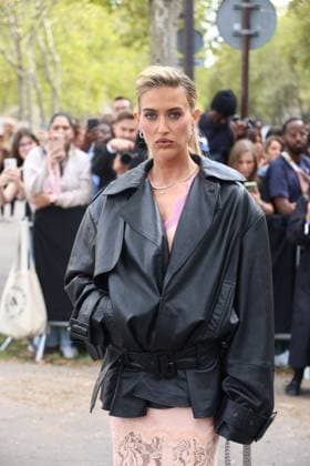 Emili Sindlev aux arrivals du défilé Rabanne Collection Femme Prêt à Porter Printemps Eté 2026 lors de la Fashion Week de Paris PFW , à lUNESCO, à Paris, France, le 2 octobre 2025 Denis Guignebourg Bestimage Arrivals Rabanne fashion show as part of Spring Summer 2026 Paris Fashion Week on October 02, 2025 in Paris, France Paris France  Copyright: xDenisxGuignebourgx xBestimagexDenisxGuignebourgx xBestimagex