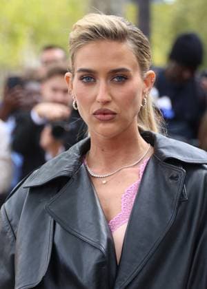 Emili Sindlev aux arrivals du défilé Rabanne Collection Femme Prêt à Porter Printemps Eté 2026 lors de la Fashion Week de Paris PFW , à lUNESCO, à Paris, France, le 2 octobre 2025 Denis Guignebourg Bestimage Arrivals Rabanne fashion show as part of Spring Summer 2026 Paris Fashion Week on October 02, 2025 in Paris, France Paris France  Copyright: xDenisxGuignebourgx xBestimagexDenisxGuignebourgx xBestimagex