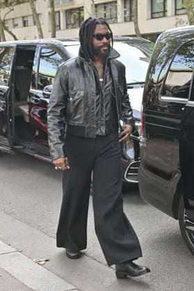 PFW Rabanne Outside Arrivals Damso arriving at Rabanne show during Paris Fashion Week in Paris, France on October 2, 2025. Photo by Julien Reynaud APS-Medias ABACAPRESS.COM Paris France  Copyright: xReynaudxJulien APS-Medias ABACAx