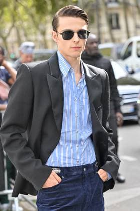PFW Rabanne Outside Arrivals Corey Fogelmanis arriving at Rabanne show during Paris Fashion Week in Paris, France on October 2, 2025. Photo by Julien Reynaud APS-Medias ABACAPRESS.COM Paris France  Copyright: xReynaudxJulien APS-Medias ABACAx