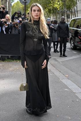 PFW Rabanne Outside Arrivals Adele Castillon arriving at Rabanne show during Paris Fashion Week in Paris, France on October 2, 2025. Photo by Julien Reynaud APS-Medias ABACAPRESS.COM Paris France  Copyright: xReynaudxJulien APS-Medias ABACAx