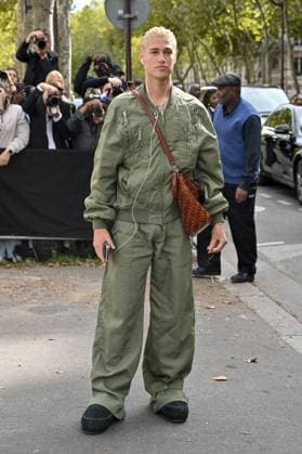 PFW Rabanne Outside Arrivals Matteo Sinet arriving at Rabanne show during Paris Fashion Week in Paris, France on October 2, 2025. Photo by Julien Reynaud APS-Medias ABACAPRESS.COM Paris France  Copyright: xReynaudxJulien APS-Medias ABACAx