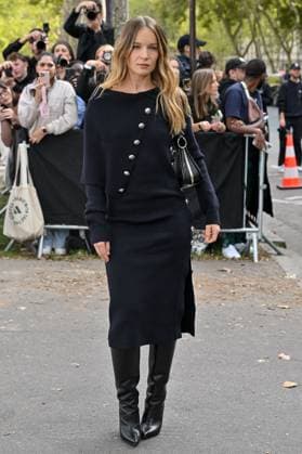PFW Rabanne Outside Arrivals Diana Rouxel arriving at Rabanne show during Paris Fashion Week in Paris, France on October 2, 2025. Photo by Julien Reynaud APS-Medias ABACAPRESS.COM Paris France  Copyright: xReynaudxJulien APS-Medias ABACAx