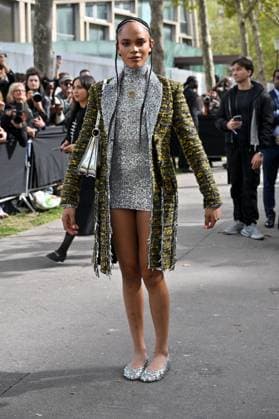 PFW Rabanne Outside Arrivals Yasmin Finney arriving at Rabanne show during Paris Fashion Week in Paris, France on October 2, 2025. Photo by Julien Reynaud APS-Medias ABACAPRESS.COM Paris France  Copyright: xReynaudxJulien APS-Medias ABACAx