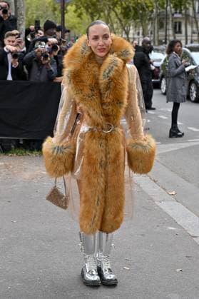 PFW Rabanne Outside Arrivals Carla Ginola arriving at Rabanne show during Paris Fashion Week in Paris, France on October 2, 2025. Photo by Julien Reynaud APS-Medias ABACAPRESS.COM Paris France  Copyright: xReynaudxJulien APS-Medias ABACAx