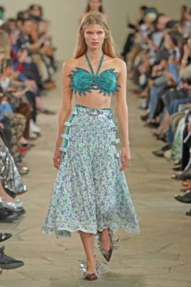 PFW - Rabanne Runway A model walks the runway during the Rabanne Womenswear Spring Summer 2026 show as part of Paris Fashion Week on October 02, 2025 in Paris, France. Photo by Alain-Gil Gonzalez ABACAPRESS.COM Paris France  Copyright: xGonzalezxAlain-Gil ABACAx