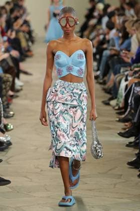 PFW - Rabanne Runway A model walks the runway during the Rabanne Womenswear Spring Summer 2026 show as part of Paris Fashion Week on October 02, 2025 in Paris, France. Photo by Alain-Gil Gonzalez ABACAPRESS.COM Paris France  Copyright: xGonzalezxAlain-Gil ABACAx