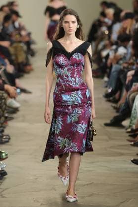PFW - Rabanne Runway A model walks the runway during the Rabanne Womenswear Spring Summer 2026 show as part of Paris Fashion Week on October 02, 2025 in Paris, France. Photo by Alain-Gil Gonzalez ABACAPRESS.COM Paris France  Copyright: xGonzalezxAlain-Gil ABACAx