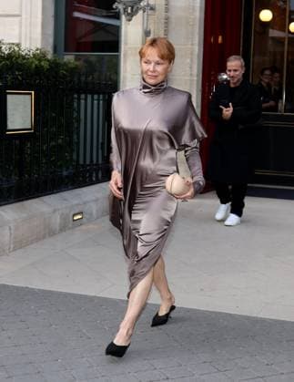 Pamela Anderson in Paris Pamela Anderson s new hairstyle in Paris during Fashion Week. France , Paris on october 2 , 2025  Copyright: xDFYx