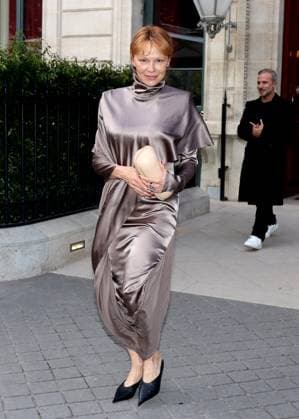 Pamela Anderson in Paris Pamela Anderson s new hairstyle in Paris during Fashion Week. France , Paris on october 2 , 2025  Copyright: xDFYx