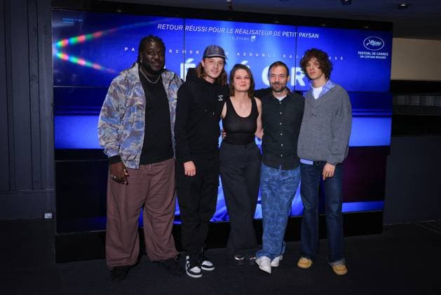 Meteors Premiere - Paris Actor Salif Cisse, Actor Idir Azougli, Director Claude Le Pape, Director Hubert Charuel and Actor Paul Kircher attend the photocall for the premiere of Meteors held at the UGC Les Halles in Paris, France on October 2, 2025. Photo by David Boyer ABACAPRESS.COM Paris France  Copyright: xBoyerxDavid ABACAx