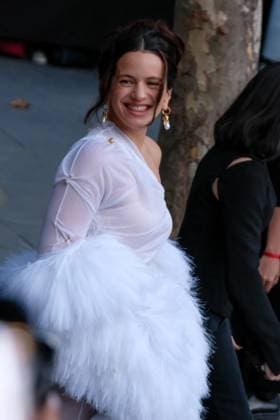 PFW - Rosalia Arrives At Schiaparelli Show Rosalia arrives at the Schiaparelli Womenswear Spring Summer 2026 show as part of Paris Fashion Week on October 2, 2025 at Centre Pompidou in Paris, France. Photo by Robin Psaila ABACAPRESS.COM Paris France  Copyright: xPsailaxRobin ABACAx