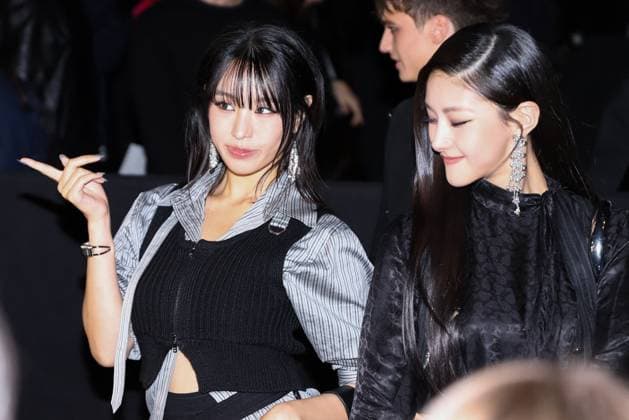 Natty Thai singer with grey shirt Haneul South Korean musician Celebrities at Isabel Marant Women Ready to Wear Spring Summer 2026 Collection fashion show, during Paris Fashion Week on october 2nd 2025 Yoann Ouahcene Bestimage Celebrities at Isabel Marant Women Ready to Wear Spring Summer 2026 Collection fashion show, during Paris Fashion Week on october 2nd 2025 Paris France  Copyright: xYoannxOuahcenex xBestimagexYoannxOuahcenex xBestimagex