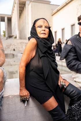 Michèle Lamy at Rick Owens Women Ready to Wear Spring Summer 2026 Collection fashion show, during Paris Fashion Week on october 2nd 2025 Perusseau Da Silva Bestimage Celebrities at Rick Owens Women Ready to Wear Spring Summer 2026 Collection fashion show, during Paris Fashion Week on october 2nd 2025 Paris France  Copyright: xTizianoxDaxSilvax-xPierrexPerusseaux xBestimagexTizianoxDaxSilvax-xPierrexPerusseaux xBestimagex