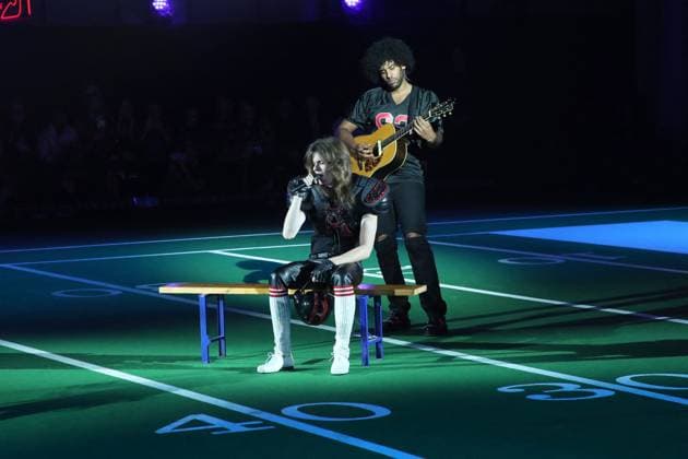 Milo Thoretton, aka Asphalt, sings during The Loubi Show by Christian Louboutin as part of Paris Fashion Week, at the DOJO in Paris, France, on October 2, 2025 Bertrand Rindoff Bestimage The Loubi Show by Christian Louboutin as part of Paris Fashion Week on October 02, 2025 in Paris, France Paris France  Copyright: xBERTRANDxRINDOFFxPETROFFx xBESTIMAGExBERTRANDxRINDOFFxPETROFFx xBESTIMAGEx