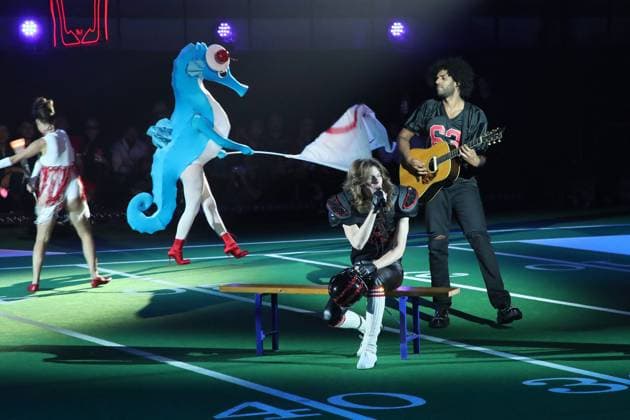 Milo Thoretton, aka Asphalt, sings during The Loubi Show by Christian Louboutin as part of Paris Fashion Week, at the DOJO in Paris, France, on October 2, 2025 Bertrand Rindoff Bestimage The Loubi Show by Christian Louboutin as part of Paris Fashion Week on October 02, 2025 in Paris, France Paris France  Copyright: xBERTRANDxRINDOFFxPETROFFx xBESTIMAGExBERTRANDxRINDOFFxPETROFFx xBESTIMAGEx