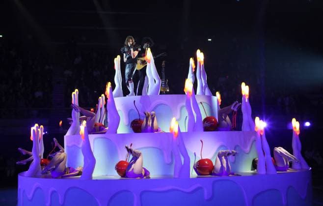 Milo Thoretton, aka Asphalt, sings during The Loubi Show by Christian Louboutin as part of Paris Fashion Week, at the DOJO in Paris, France, on October 2, 2025 Bertrand Rindoff Bestimage The Loubi Show by Christian Louboutin as part of Paris Fashion Week on October 02, 2025 in Paris, France Paris France  Copyright: xBERTRANDxRINDOFFxPETROFFx xBESTIMAGExBERTRANDxRINDOFFxPETROFFx xBESTIMAGEx