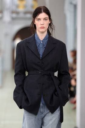 PFW - Times Runway A model walks the runway during the Times Womenswear Spring Summer 2026 show as part of Paris Fashion Week on October 02, 2025 in Paris, France. Photo by Alain-Gil Gonzalez ABACAPRESS.COM Paris France  Copyright: xGonzalezxAlain-Gil ABACAx