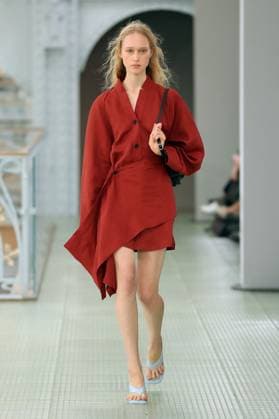 PFW - Times Runway A model walks the runway during the Times Womenswear Spring Summer 2026 show as part of Paris Fashion Week on October 02, 2025 in Paris, France. Photo by Alain-Gil Gonzalez ABACAPRESS.COM Paris France  Copyright: xGonzalezxAlain-Gil ABACAx
