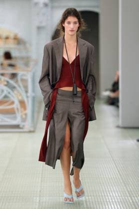 PFW - Times Runway A model walks the runway during the Times Womenswear Spring Summer 2026 show as part of Paris Fashion Week on October 02, 2025 in Paris, France. Photo by Alain-Gil Gonzalez ABACAPRESS.COM Paris France  Copyright: xGonzalezxAlain-Gil ABACAx