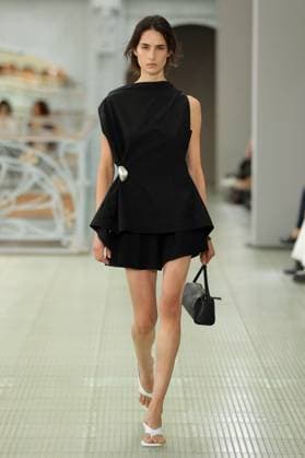 PFW - Times Runway A model walks the runway during the Times Womenswear Spring Summer 2026 show as part of Paris Fashion Week on October 02, 2025 in Paris, France. Photo by Alain-Gil Gonzalez ABACAPRESS.COM Paris France  Copyright: xGonzalezxAlain-Gil ABACAx