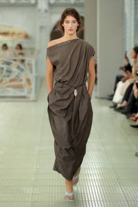 PFW - Times Runway A model walks the runway during the Times Womenswear Spring Summer 2026 show as part of Paris Fashion Week on October 02, 2025 in Paris, France. Photo by Alain-Gil Gonzalez ABACAPRESS.COM Paris France  Copyright: xGonzalezxAlain-Gil ABACAx