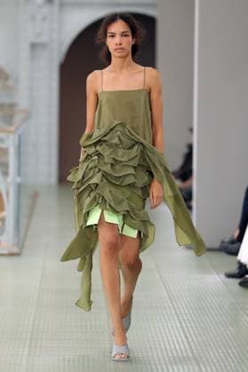 PFW - Times Runway A model walks the runway during the Times Womenswear Spring Summer 2026 show as part of Paris Fashion Week on October 02, 2025 in Paris, France. Photo by Alain-Gil Gonzalez ABACAPRESS.COM Paris France  Copyright: xGonzalezxAlain-Gil ABACAx