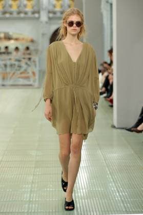 PFW - Times Runway A model walks the runway during the Times Womenswear Spring Summer 2026 show as part of Paris Fashion Week on October 02, 2025 in Paris, France. Photo by Alain-Gil Gonzalez ABACAPRESS.COM Paris France  Copyright: xGonzalezxAlain-Gil ABACAx