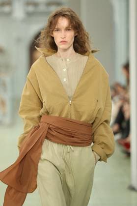 PFW - Times Runway A model walks the runway during the Times Womenswear Spring Summer 2026 show as part of Paris Fashion Week on October 02, 2025 in Paris, France. Photo by Alain-Gil Gonzalez ABACAPRESS.COM Paris France  Copyright: xGonzalezxAlain-Gil ABACAx