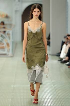 PFW - Times Runway A model walks the runway during the Times Womenswear Spring Summer 2026 show as part of Paris Fashion Week on October 02, 2025 in Paris, France. Photo by Alain-Gil Gonzalez ABACAPRESS.COM Paris France  Copyright: xGonzalezxAlain-Gil ABACAx