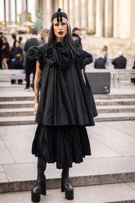 Guest at Rick Owens Women Ready to Wear Spring Summer 2026 Collection fashion show, during Paris Fashion Week on october 2nd 2025 Julien Sarkissian Bestimage Celebrities at Rick Owens Women Ready to Wear Spring Summer 2026 Collection fashion show, during Paris Fashion Week on october 2nd 2025 Paris France  Copyright: xJulienxSarkissianx xBestimagexJulienxSarkissianx xBestimagex