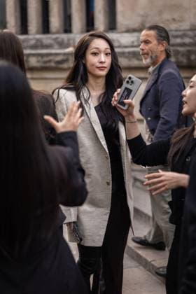 Guest at Rick Owens Women Ready to Wear Spring Summer 2026 Collection fashion show, during Paris Fashion Week on october 2nd 2025 Julien Sarkissian Bestimage Celebrities at Rick Owens Women Ready to Wear Spring Summer 2026 Collection fashion show, during Paris Fashion Week on october 2nd 2025 Paris France  Copyright: xJulienxSarkissianx xBestimagexJulienxSarkissianx xBestimagex